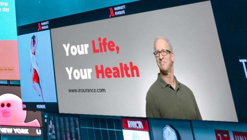 Digital Billboard Content with directional cue
