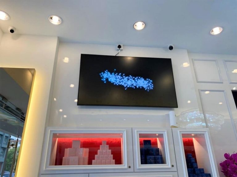 Samsung QMR Digital Signage at Emas Sri Kayangan store