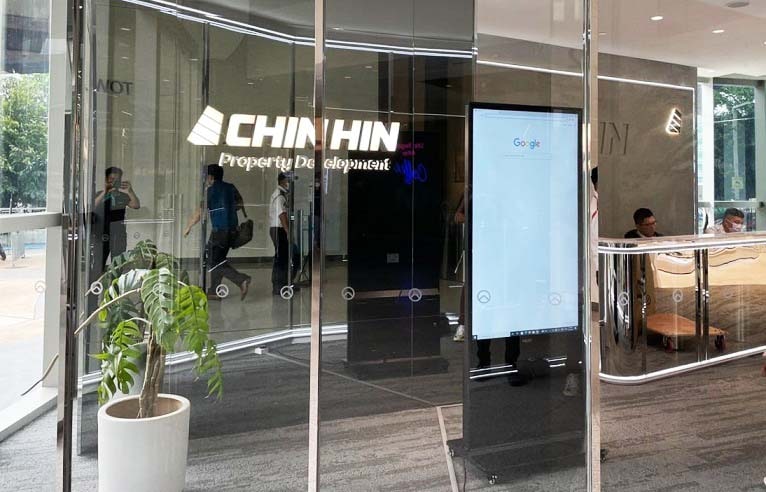 Touch-screen Digital Kiosk at Chin Hin Sales Gallery