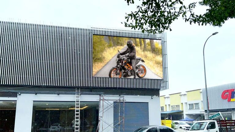 Outdoor LED Screen at GT Max Motors Shah Alam