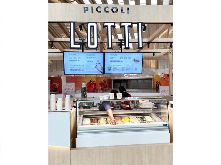 Digital menu boards at Piccoli Lotti IOI City Mall 2