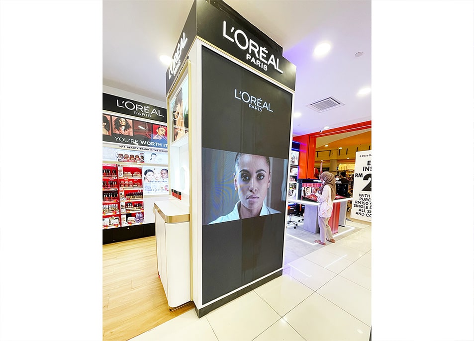 Maybelline Guardian Sunway Pyramid | P2 LED Screen | Pillar Advertising