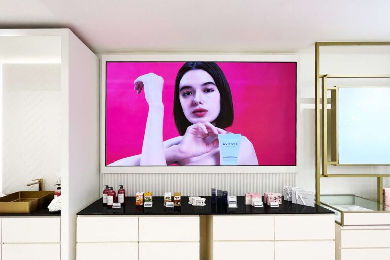 Indoor LED Screen at Avenys AEON Alpha Angle