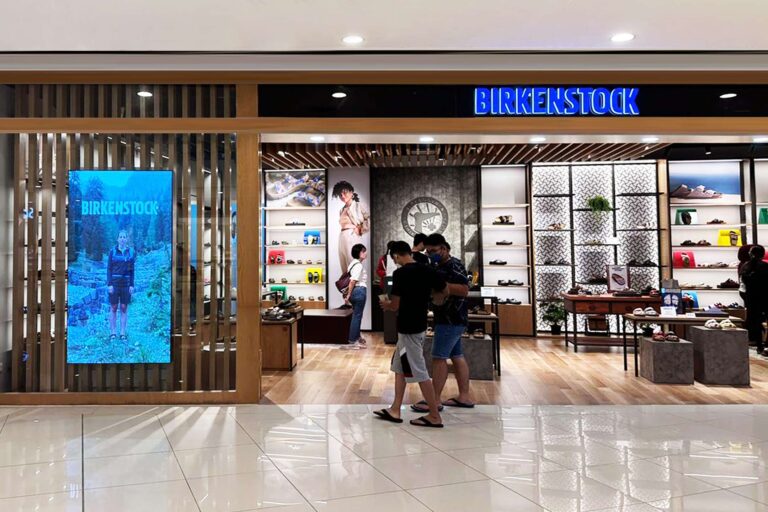 Indoor LED Screen at Birkenstock Queensbay Mall