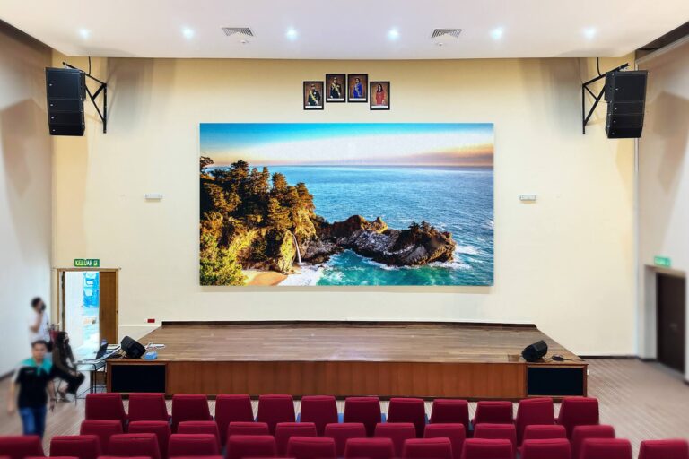 Indoor LED Screen at Linbaq Education