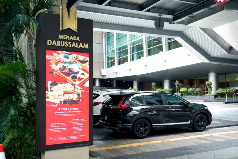 Outdoor LED Screen at Menara Darussalam KL