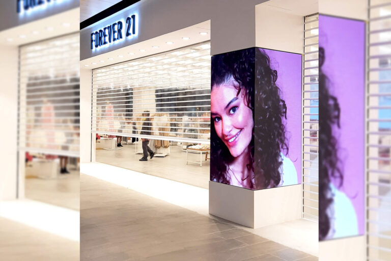 Indoor LED Screen at Forever 21 Lalaport