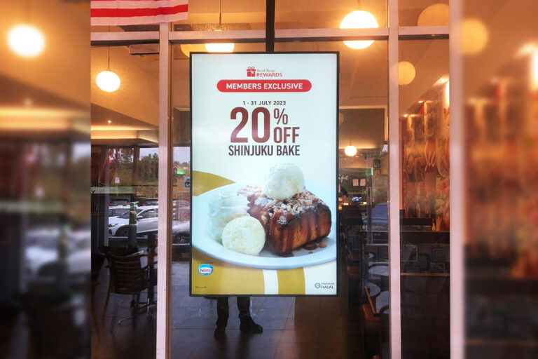 VEXO Digital Signage at Secret Recipe