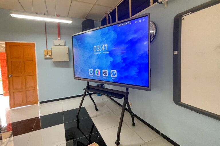VEXO Smart Interactive Panel at Maktab Rendah Sains MARA Taiping