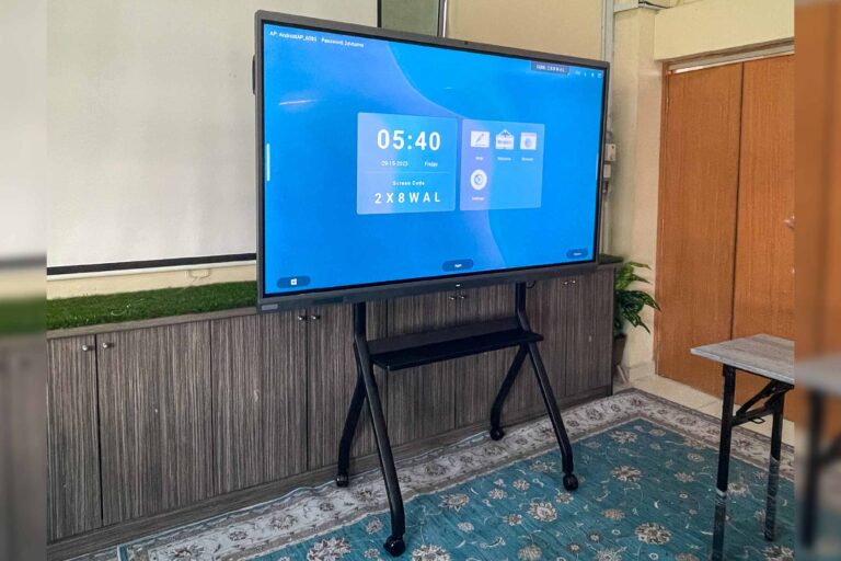 VEXO Smart Interactive Panel at Masjid Alam Impian