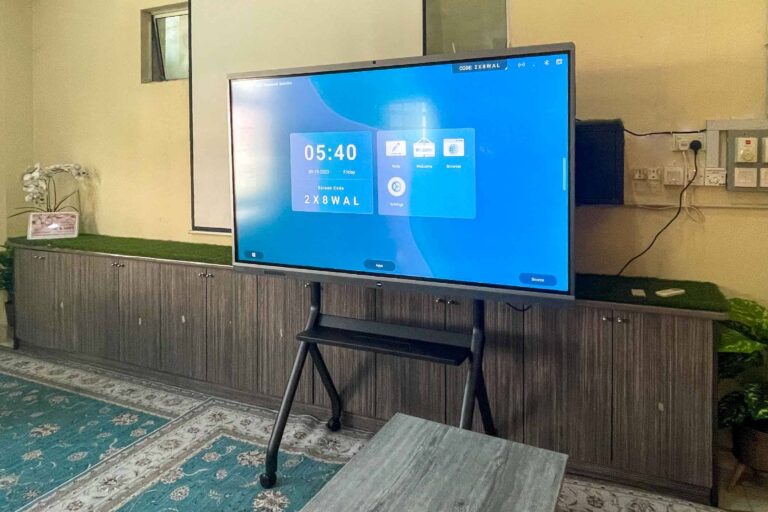 VEXO Smart Interactive Panel at Masjid Alam Impian