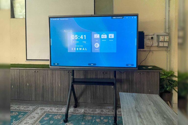 VEXO Smart Interactive Panel at Masjid Alam Impian