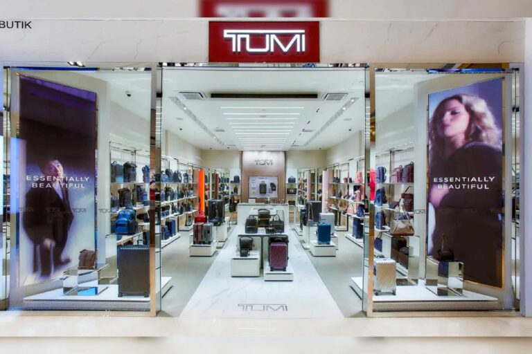 Indoor LED Screen at Tumi Pavilion KL