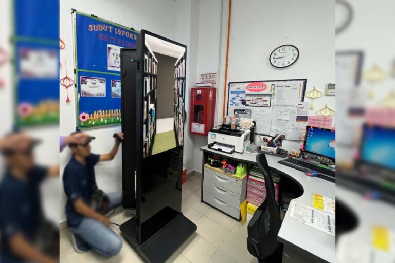 VEXO Digital Kiosk / Standee at Universiti Sains Malaysia Kelantan