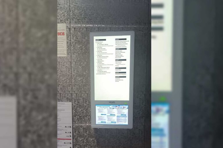 VEXO Dual Screen Lift Signage at KPJ Puteri Specialist Hospital