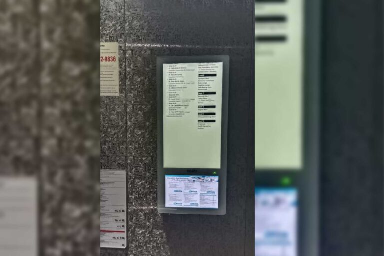 VEXO Dual Screen Lift Signage at KPJ Puteri Specialist Hospital