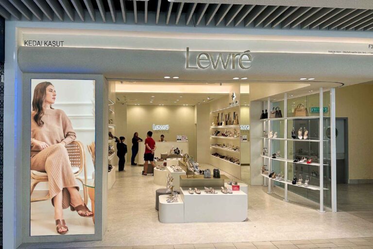 Indoor LED Screen at Lewre, One Utama
