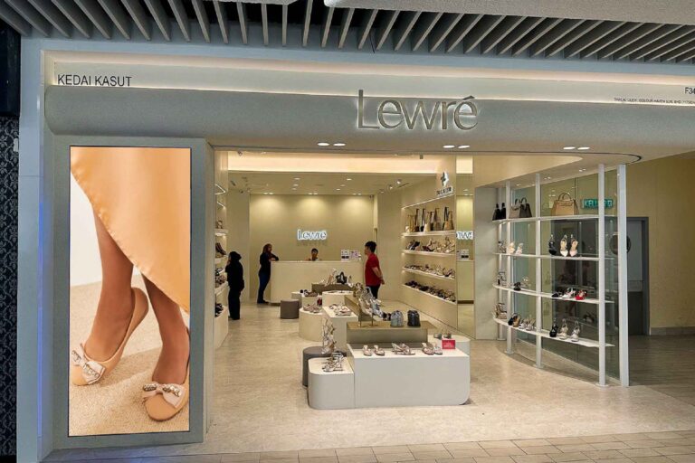 Indoor LED Screen at Lewre, One Utama