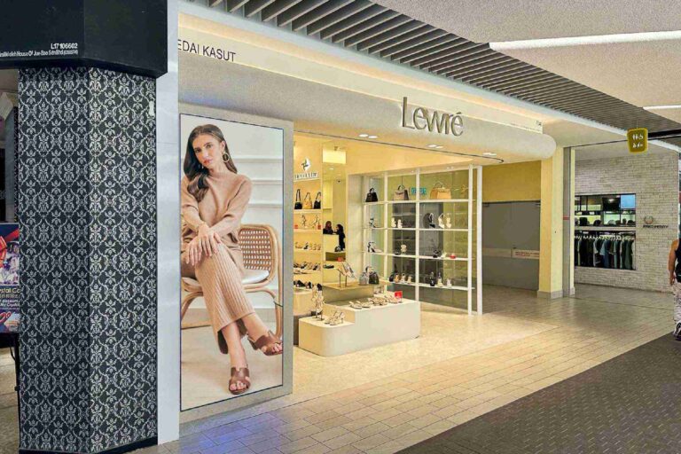 Indoor LED Screen at Lewre, One Utama