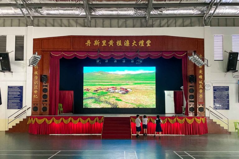 Indoor LED Screen at SJK (C) Chi Wen, Labuan