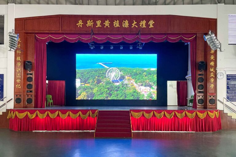 Indoor LED Screen at SJK (C) Chi Wen, Labuan