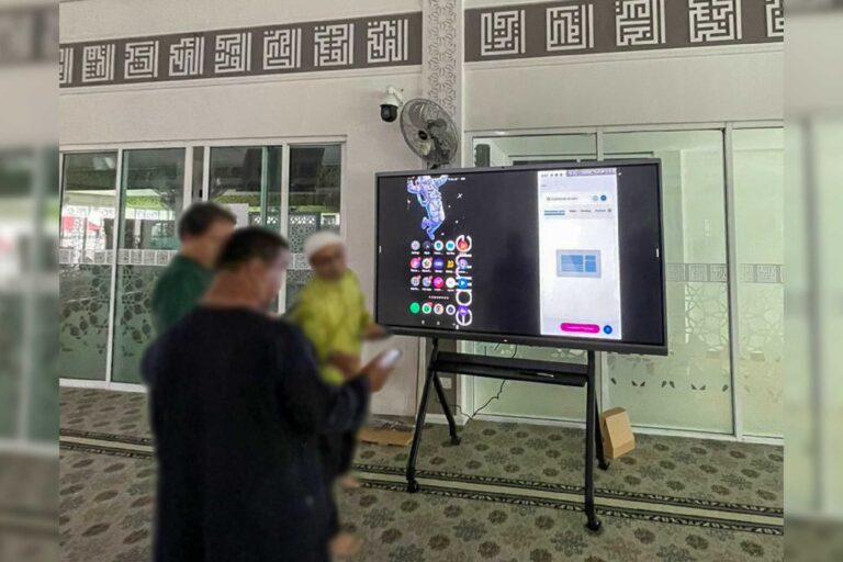 VEXO Smart Interactive Panel at Masjid Al-I'tisam, Shah Alam
