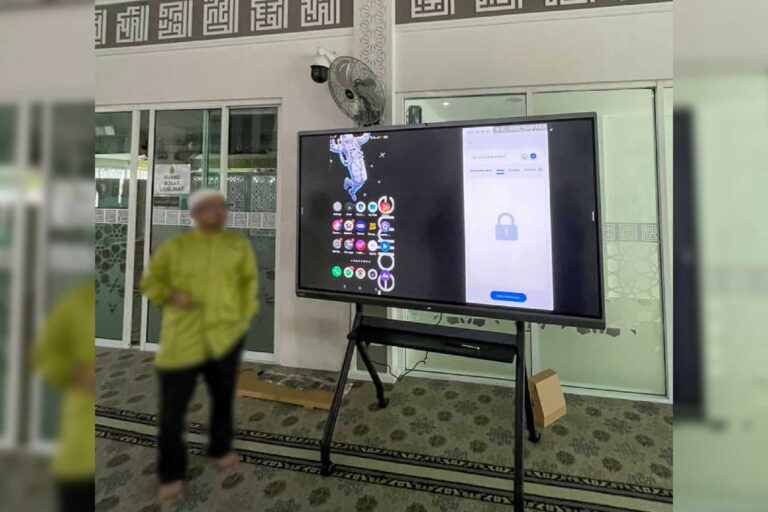 VEXO Smart Interactive Panel at Masjid Al-I'tisam, Shah Alam