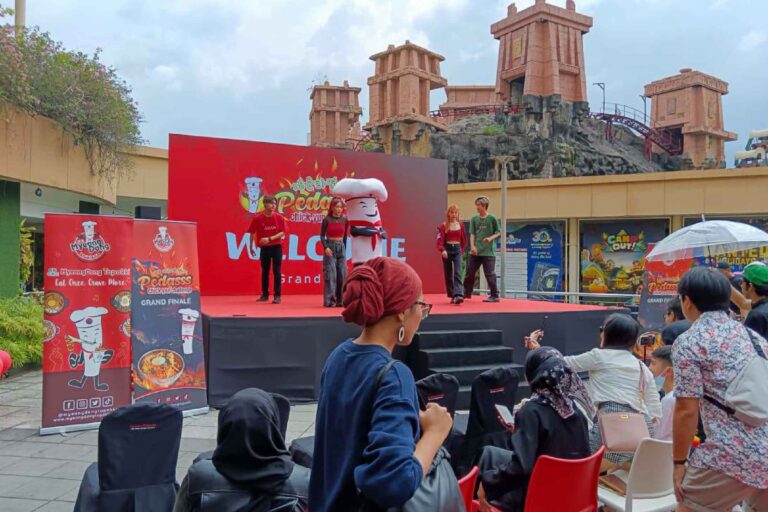 Event / Rental LED Screen at MyeonDong Topokki PEDASSS Chick-Yun Challenge, Sunway Pyramid