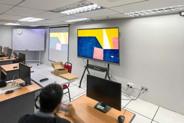 VEXO Smart Interactive Panel at Universiti Poly-Tech Malaysia (UPTM)