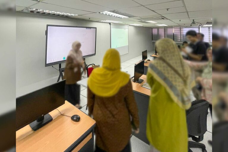 VEXO Smart Interactive Panel at Universiti Poly-Tech Malaysia (UPTM)