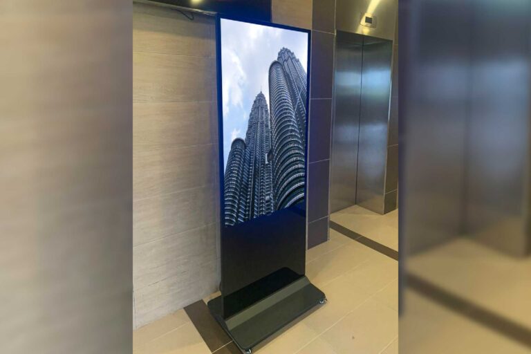 VEXO Digital Kiosk / Standee at UOW Malaysia KDU Penang University College