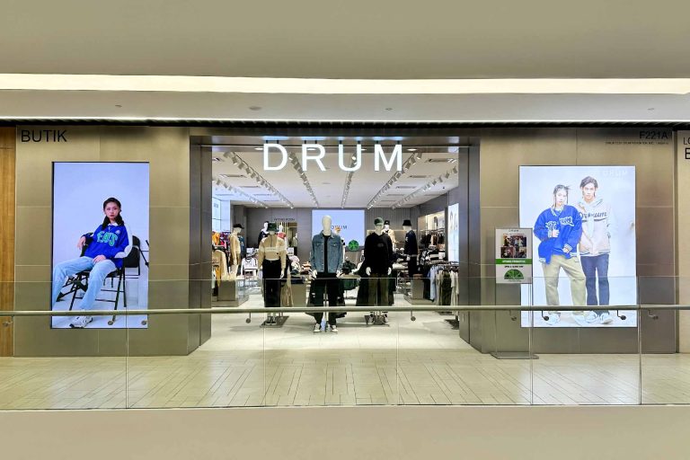Indoor LED Screen at Drum Fashion, 1 Utama Shopping Centre