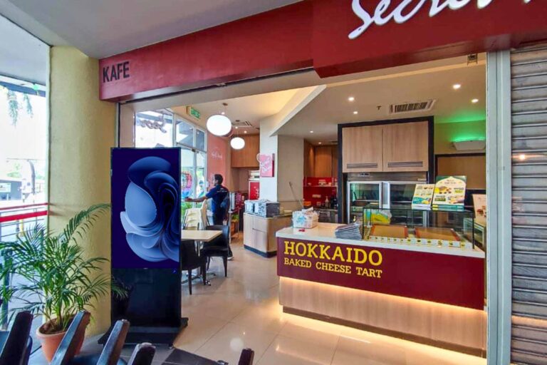 VEXO Digital Kiosk / Standee at Secret Recipe at Selayang Mall