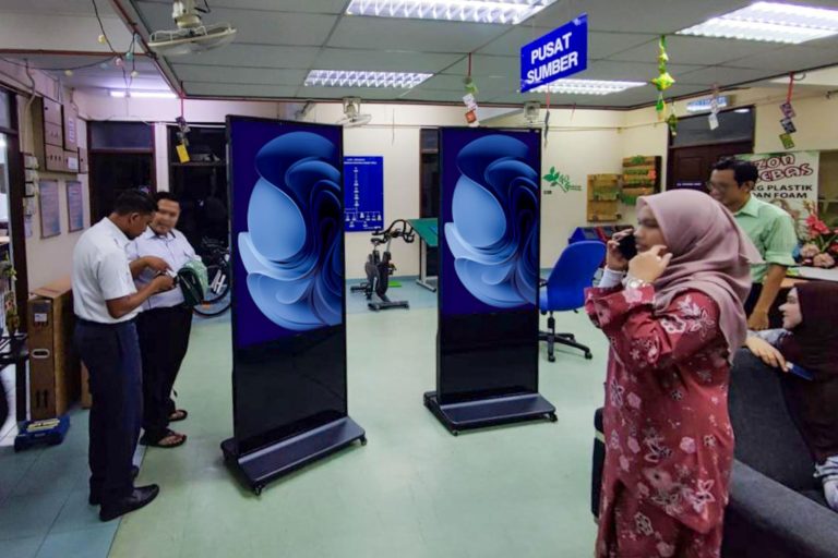 Interactive Touch-screen Kiosk / Standee at Jabatan Kesihatan Negeri Melaka