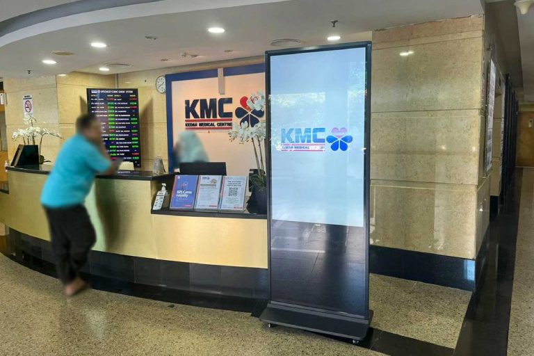 Interactive Touch-screen Kiosk / Standee at Kedah Medical Centre