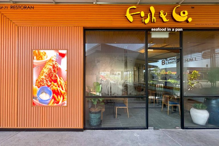 Outdoor LED Screen for Fish & Co. at Elmina Lakeside Mall