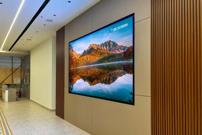VANTA COB microLED Screen for Food and Beverage Factory