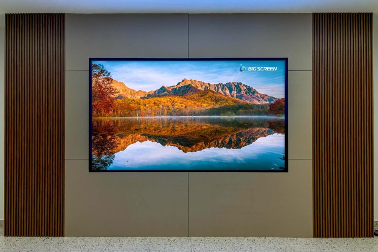 VANTA COB microLED Screen for Food and Beverage Factory