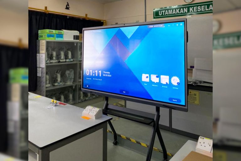 VEXO Smart Interactive Panel at Maktab Rendah Sains MARA Gerik