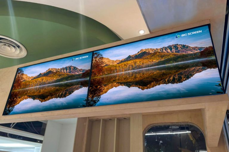 VEXO Digital Kiosk / Smart Digital Signage at Dandy Sunway Pyramid