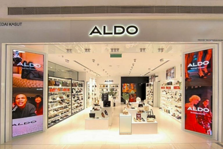 P2.5 Indoor LED Screens at the Aldo at Aman Central