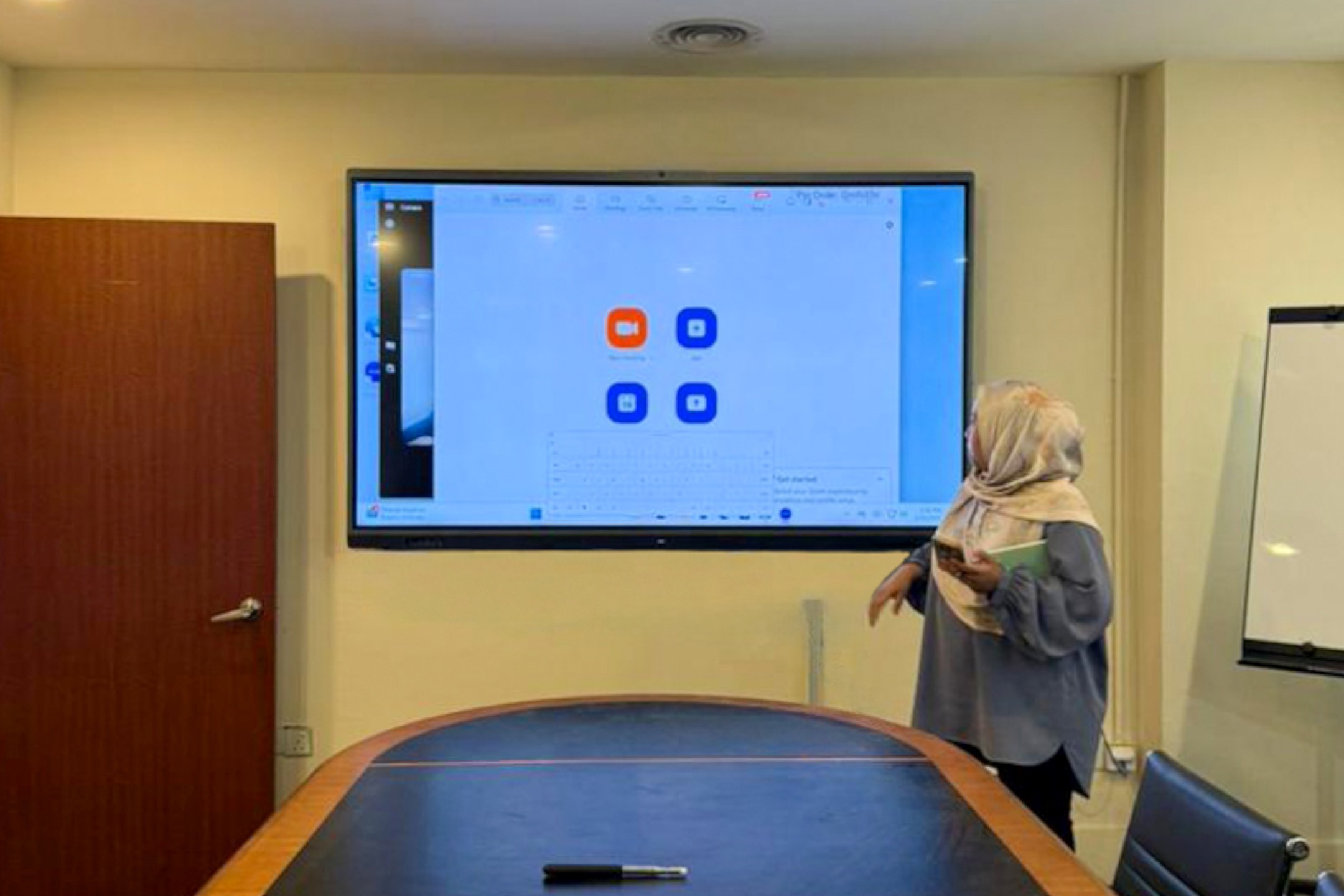 VEXO V7Pro Smart Interactive Panel at Shapadu Corporation Sdn Bhd