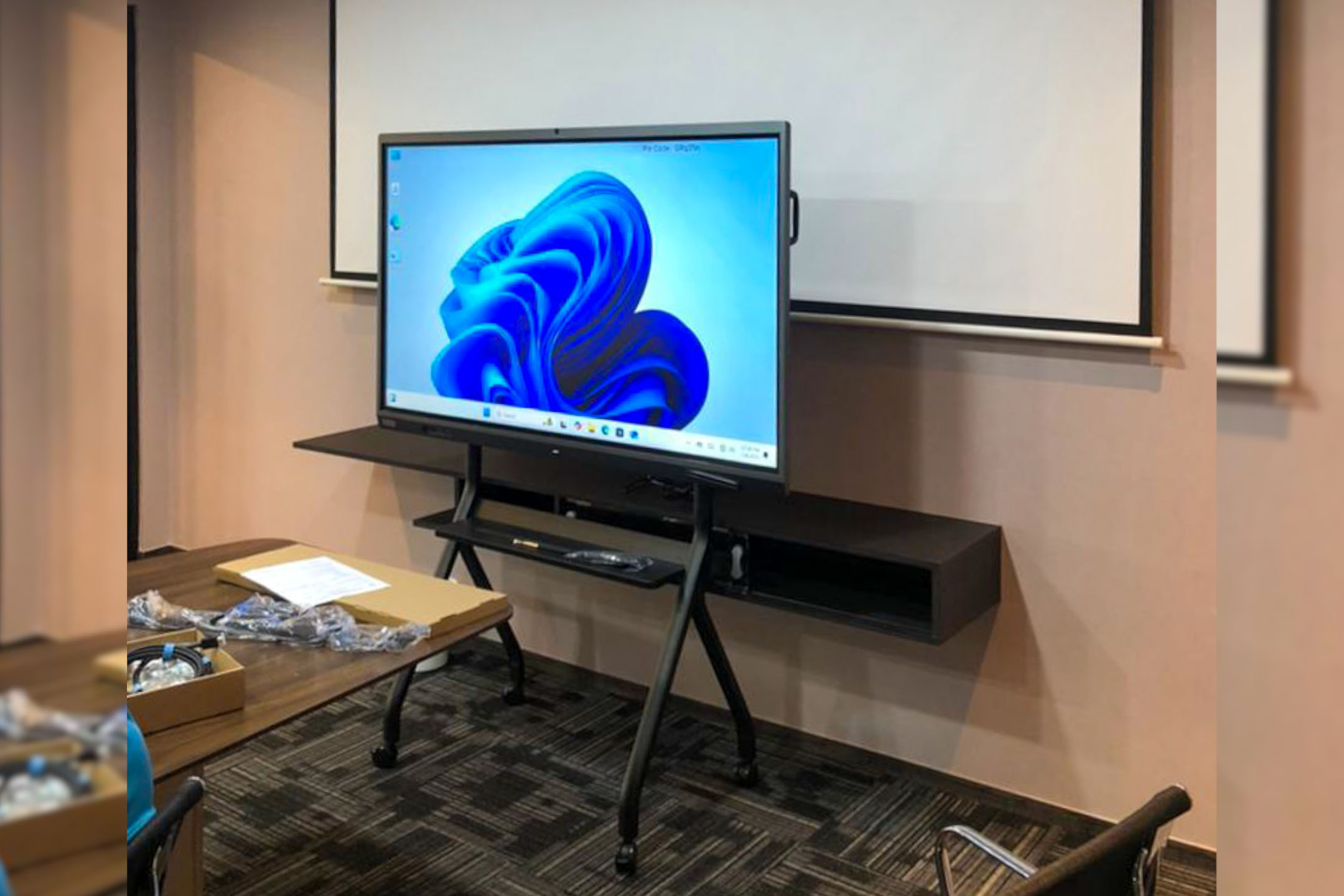 VEXO V7Pro Smart Interactive Panel at The Rise Malacca
