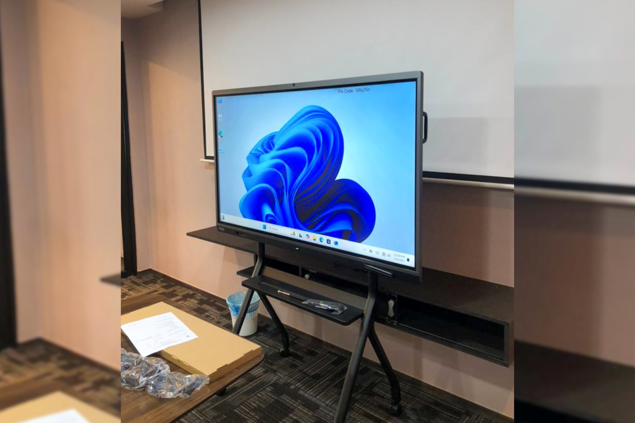 VEXO V7Pro Smart Interactive Panel at The Rise Malacca