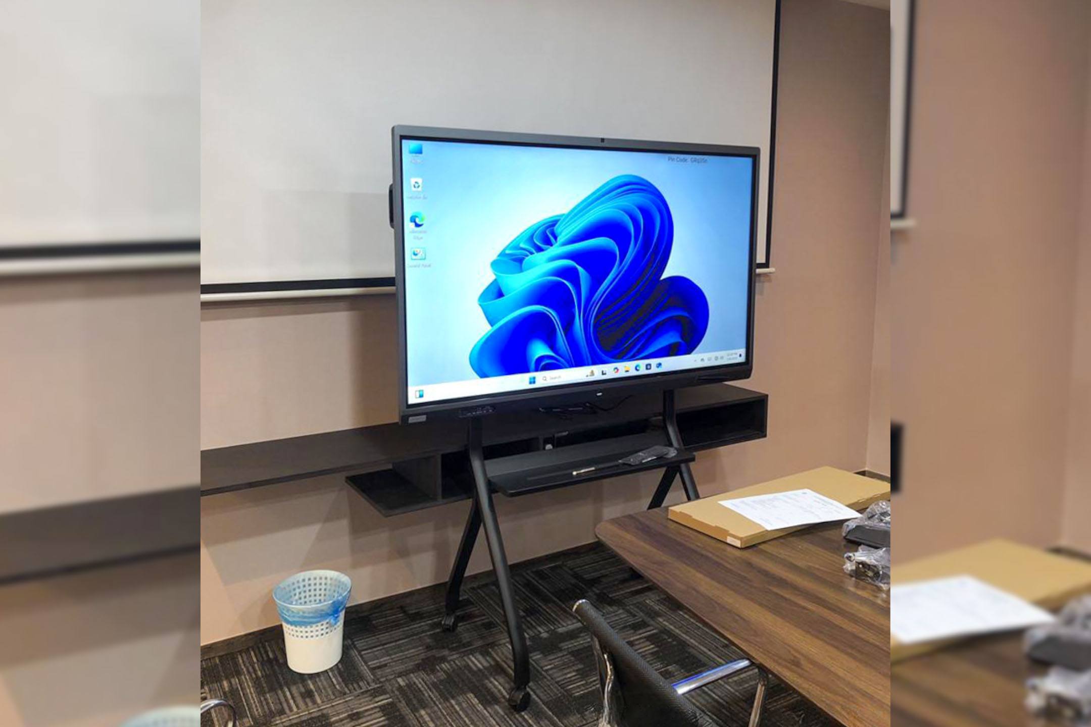 VEXO V7Pro Smart Interactive Panel at The Rise Malacca