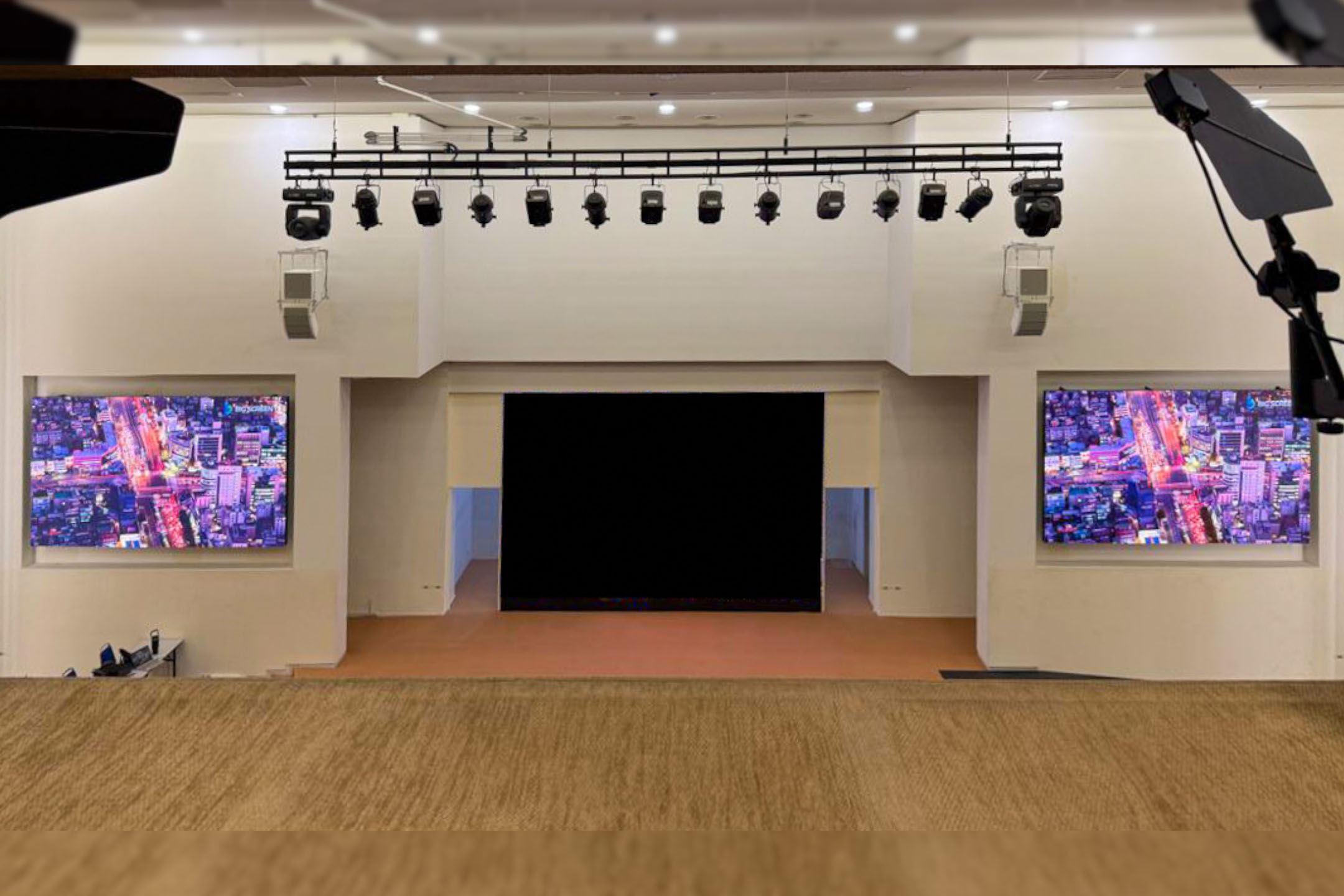 P2 Indoor LED Screens at the SD Guthrie Berhad